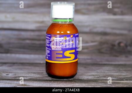 Cairo, Egitto, 8 ottobre 2023: Augmentin ES 600, amoxicillina clavulanato potassio, una combinazione di un antibiotico tipo penicillina e una forma di clavula Foto Stock