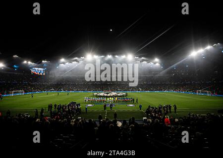 Manchester, Regno Unito. 28 novembre 2023. Manchester, Inghilterra, 28 novembre 2023: Le squadre si schierano prima della partita di UEFA Champions League tra Manchester City e Red Bull Lipsia all'Etihad Stadium di Manchester. Manchester City ha vinto 3-2 (Danilo Fernandes/SPP) credito: SPP Sport Press Photo. /Alamy Live News Foto Stock