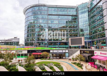 Anfiteatro a Paddington Central nel cuore di Sheldon Square. Londra, Inghilterra Foto Stock