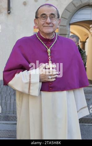 Il cardinale di Milano Mario Delpini visita la comunità di alzano Lombardo, Lombardo, Italia Foto Stock