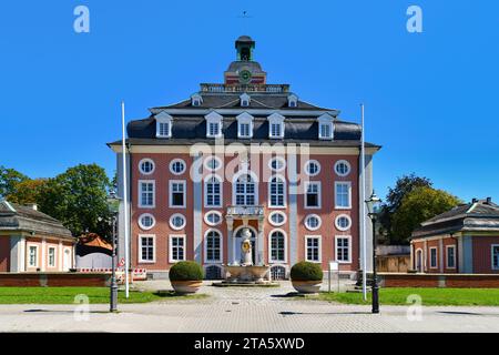 Bruchsal, Germania - agosto 2023: Edificio di corte storico in stile barocco Foto Stock