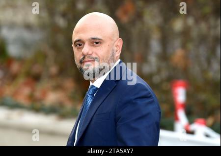 Londra, Regno Unito. 29 novembre 2023. Sajid Javid ex segretario di Stato per la sanità e l'assistenza sociale arriva a testimoniare che l'inchiesta sul COVID-19 del Regno Unito è un'indagine pubblica indipendente sulla risposta del Regno Unito alla pandemia di COVID-19 e sull'impatto di tale pandemia, e per imparare le lezioni per il futuro che si tengono alla Dorland House nella parte ovest di Londra. Crediti: MARTIN DALTON/Alamy Live News Foto Stock