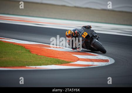 Luca Marini e il Team Repsol Honda corrono durante il test di Valencia del Moto GP il 28 novembre 2023 sul circuito di Ricardo Tormo (Cheste, Moto GP Valen Foto Stock