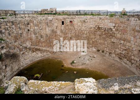 Cittadella di Amman, cisterna omayyade (serbatoio dell'acqua piovana). Jordan. Foto Stock