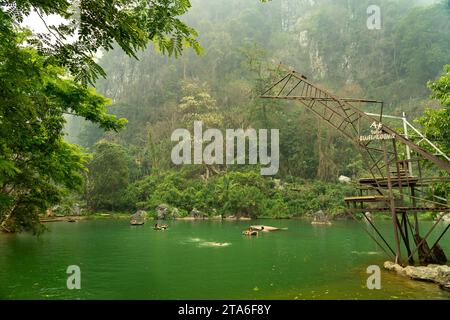 Blue Lagoon 4 bei Vang Vieng, Laos, Asien | Blue Lagoon 4 vicino a Vang Vieng, Laos, Asia Foto Stock