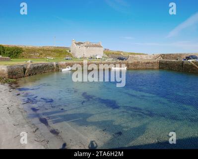 Fresgoe Harbour by Sandside Bay vicino al villaggio di Reay a Caithness, Scozia settentrionale Foto Stock