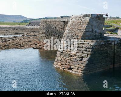 Fresgoe Harbour by Sandside Bay vicino al villaggio di Reay a Caithness, Scozia settentrionale Foto Stock