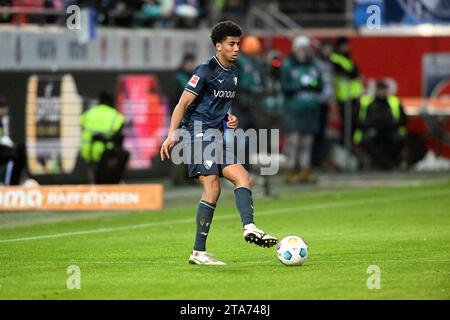 Heidenheim An Der Brenz, Deutschland. 26 novembre 2023. Fussball, Spieltag 12, Bundesliga, Saison 2023/2024, 1.FC Heidenheim gegen VfL Bochum AM 26.11.2023 a Heidenheim. UBz: 05 Bernardo, VfL Bochum. Credito: dpa/Alamy Live News Foto Stock