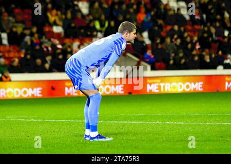 Oakwell Stadium, Barnsley, Inghilterra - 28 novembre 2023 Ben Killip portiere di Barnsley - durante la partita Barnsley contro Wycombe Wanderers, Sky Bet League One, 2023/24, Oakwell Stadium, Barnsley, Inghilterra - 28 novembre 2023 crediti: Arthur Haigh/WhiteRosePhotos/Alamy Live News Foto Stock