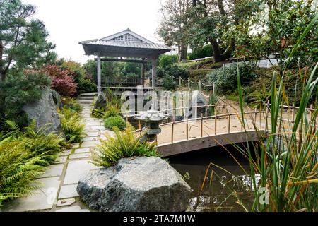 Giardini giapponesi Lafcadio Hearn, splendidi giardini che riflettono la vita dello scrittore greco-irlandese, cittadina di mare di Tramore, contea di Waterford, Irlanda Foto Stock