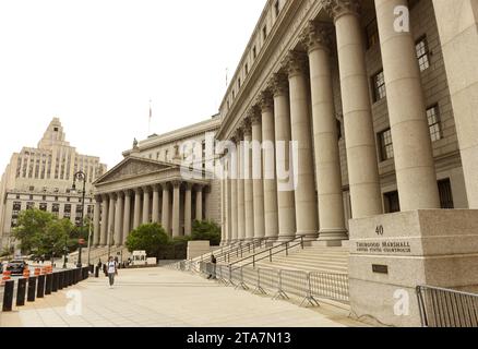 New York, Stati Uniti - 10 giugno 2018: Thurgood Marshall Courthouse e New York County Supreme Court Buildings. Foto Stock