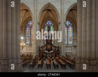 Parigi, Francia - 11 18 2023: Basilica di Saint Clotilde. Vista all'interno della basilica del Sacro cuore Foto Stock