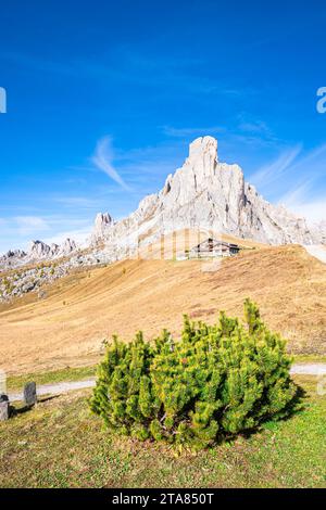 Iconica vetta rocciosa delle Dolomiti Foto Stock