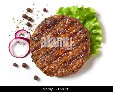 hamburger di carne appena grigliata isolato su sfondo bianco, vista dall'alto Foto Stock