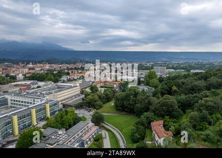 Ivrea, Italia - 20 agosto 2023, nuova sede ICO IV e centro di ricerca in costruzione nella città industriale Olivetti protetta dall'UNESCO Foto Stock