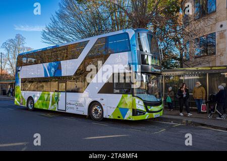 Autobus elettrico a due piani a Cambridge Regno Unito. 100% autobus elettrico a due piani gestito da Stagecoach. Zero Emission - tempo di carica di 8 ore per una gamma di 160 miglia. Foto Stock