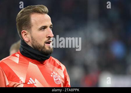 Monaco, Germania. 29 novembre 2023. Calcio: Champions League, Bayern Monaco - FC Copenhagen, fase a gironi, gruppo A, giorno 5 all'Allianz Arena, Harry Kane di Monaco si scalda prima della partita. Crediti: Sven Hoppe/dpa/Alamy Live News Foto Stock