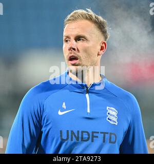 Marc Roberts 4# del Birmingham City Football Club si scalda prima della partita, durante la partita del campionato Sky Bet Blackburn Rovers vs Birmingham City a Ewood Park, Blackburn, Regno Unito, 29 novembre 2023 (foto di Cody Froggatt/News Images) Foto Stock