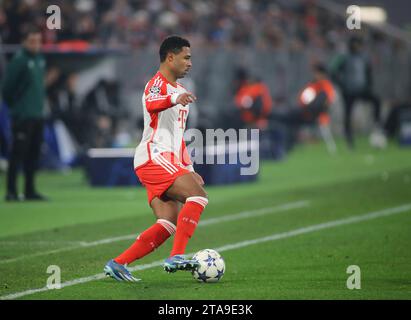 München, Deutschland 29. Novembre 2023: Fussball, Herren, Champions League, 5.Spieltag, Saison 2023/2024, FC Bayern München - FC Kopenhagen, Allianz Arena Serge Gnabry (FC Bayern München) am Ball, Angriff Foto Stock