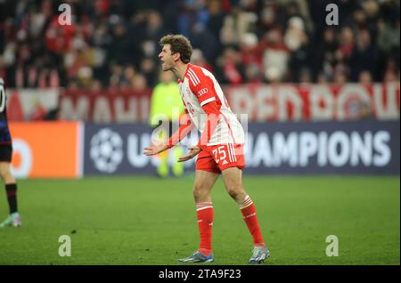 München, Deutschland 29. Novembre 2023: Fussball, Herren, Champions League, 5.Spieltag, Saison 2023/2024, FC Bayern München - FC Kopenhagen, Allianz Arena Thomas Müller, Mueller (FC Bayern München) aufgebracht, rufen, schreien Foto Stock