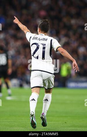 Madrid, Spagna. 29 novembre 2023. Il Real Madrid reagisce durante la partita di Champions League Day 5 tra Real Madrid e Napoli allo stadio Santiago Bernabeu di Madrid, Spagna, il 29 novembre 2023. Crediti: Edward F. Peters/Alamy Live News Foto Stock