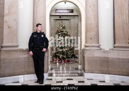 Washington, Stati Uniti. 29 novembre 2023. L'ingresso all'area degli uffici dello speaker Mike Johnson presso il Campidoglio degli Stati Uniti. (Foto di Michael Brochstein/Sipa USA) credito: SIPA USA/Alamy Live News Foto Stock