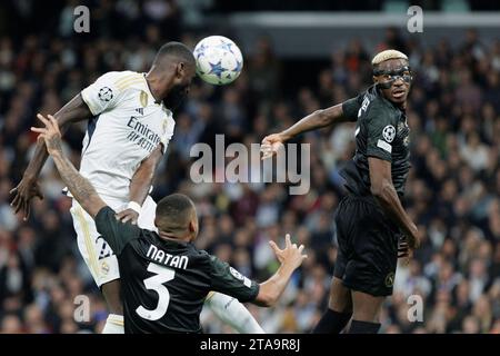 MADRID, SPAGNA - NOVEMBRE 29: Antonio Rudiger del Real Madrid durante la partita di UEFA CHAMPIONS LEAGUE 2023/24 tra Real Madrid e Napoli allo stadio Santiago Bernabeu. Crediti: Guille Martinez/AFLO/Alamy Live News Foto Stock