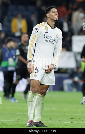 MADRID, SPAGNA - NOVEMBRE 29: Jude Bellingham del Real Madrid durante la partita di UEFA CHAMPIONS LEAGUE 2023/24 tra Real Madrid e Napoli allo stadio Santiago Bernabeu. Crediti: Guille Martinez/AFLO/Alamy Live News Foto Stock