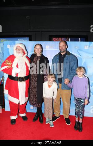 Jade Parfitt e Jack Dyson assistono all'inaugurazione VIP di Snowman al Peacock Theatre di Londra. L'iconico spettacolo per famiglie The Snowman torna al Peacock Theatre per Foto Stock