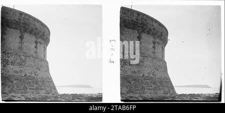 Vista Parcial de la torre amb el mar i la costa de fons a Fornells. Foto Stock