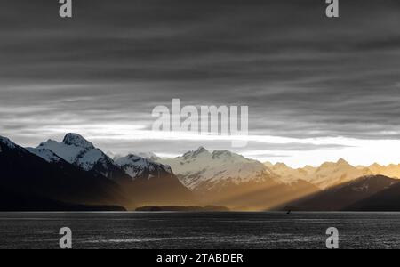 Chugach Mountains all'alba, Alaska Foto Stock