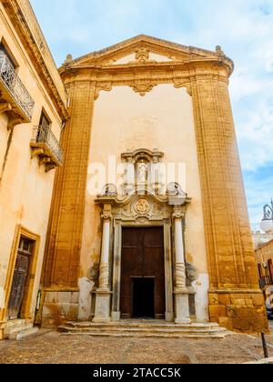 Facciata della chiesa barocca di San Francesco d'Assisi a Mazara del Vallo - Sicilia, Italia Foto Stock