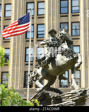 New York, USA - 24 maggio 2018: America's Response Monument a Liberty Park vicino al New York 9/11 Memorial a New York. Foto Stock