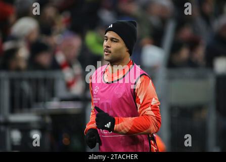 München, Deutschland 29. Novembre 2023: Fussball, Herren, Champions League, 5.Spieltag, Saison 2023/2024, FC Bayern München - FC Kopenhagen, Allianz Arena Serge Gnabry (FC Bayern München) Kopf, Oberkörper, beim Aufwärmen Foto Stock