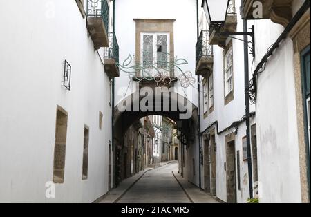 Guimaraes, Rua Santa Maria. Minho, Braga, Portogallo. Foto Stock