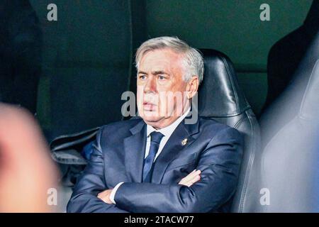 MADRID, SPAGNA - NOVEMBRE 29: Carlo Ancelotti del Real Madrid CF Focus durante la partita tra Real Madrid CF e SSC Napoles della UEFA Champions League il 29 novembre 2023 a Santiago Bernabeu a Madrid, Spagna. (Samuel Carreño/Pximages) credito: PX Images/Alamy Live News Foto Stock