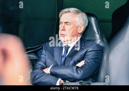 MADRID, SPAGNA - NOVEMBRE 29: Carlo Ancelotti del Real Madrid CF Focus durante la partita tra Real Madrid CF e SSC Napoles della UEFA Champions League il 29 novembre 2023 a Santiago Bernabeu a Madrid, Spagna. (Samuel Carreño/Pximages) credito: PX Images/Alamy Live News Foto Stock