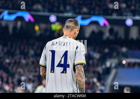 MADRID, SPAGNA - NOVEMBRE 29: Joselu Mato del Real Madrid CF torna indietro durante la partita tra Real Madrid CF e SSC Napoles di UEFA Champions League il 29 novembre 2023 a Santiago Bernabeu a Madrid, Spagna. (Samuel Carreño/Pximages) credito: PX Images/Alamy Live News Foto Stock