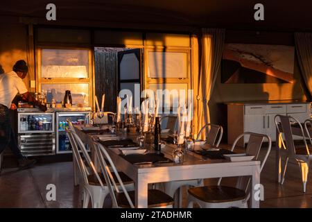 Campo tendato di Desert Hills, Namib Desert Restaurant, Namibia Foto Stock