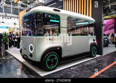 HOLON Mover veicolo completamente elettrico autonomo alla fiera IAA Mobility 2023 di Monaco, Germania - 4 settembre 2023. Foto Stock