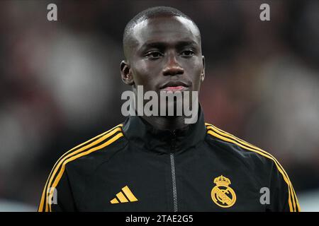 Madrid, Spagna. 29 novembre 2023. Ferland Mendy del Real Madrid durante la partita di UEFA Champions League, gruppo C, tra Real Madrid e SCC Napoli ha giocato allo stadio Santiago Bernabeu il 29 novembre 2023 a Madrid, in Spagna. (Foto di Bagu Blanco/PRESSINPHOTO) crediti: PRESSINPHOTO SPORTS AGENCY/Alamy Live News Foto Stock