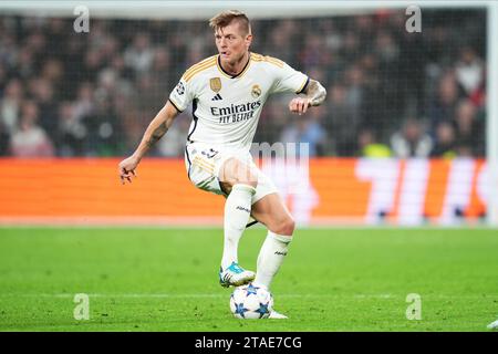 Madrid, Spagna. 29 novembre 2023. Toni Kroos del Real Madrid durante la partita di UEFA Champions League, gruppo C, tra Real Madrid e SCC Napoli ha giocato allo stadio Santiago Bernabeu il 29 novembre 2023 a Madrid, in Spagna. (Foto di Bagu Blanco/PRESSINPHOTO) crediti: PRESSINPHOTO SPORTS AGENCY/Alamy Live News Foto Stock