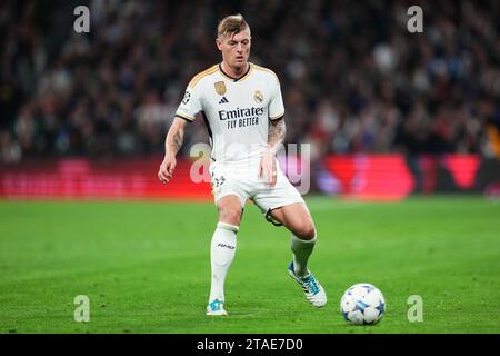 Madrid, Spagna. 29 novembre 2023. Toni Kroos del Real Madrid durante la partita di UEFA Champions League, gruppo C, tra Real Madrid e SCC Napoli ha giocato allo stadio Santiago Bernabeu il 29 novembre 2023 a Madrid, in Spagna. (Foto di Bagu Blanco/PRESSINPHOTO) crediti: PRESSINPHOTO SPORTS AGENCY/Alamy Live News Foto Stock