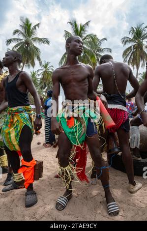 Senegal, Casamance, Cap Kirring, cerimonia che precede la lotta tradizionale tra il gruppo etnico Diola, Foto Stock