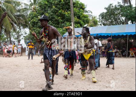 Senegal, Casamance, Cap Kirring, cerimonia che precede la lotta tradizionale tra il gruppo etnico Diola, Foto Stock