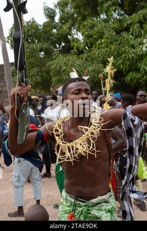 Senegal, Casamance, Cap Kirring, cerimonia che precede la lotta tradizionale tra il gruppo etnico Diola, Foto Stock
