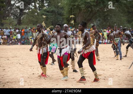 Senegal, Casamance, Cap Kirring, cerimonia che precede la lotta tradizionale tra il gruppo etnico Diola Foto Stock