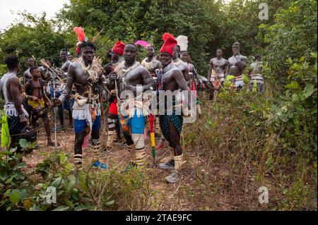 Senegal, Casamance, Cap Kirring, cerimonia che precede la lotta tradizionale tra il gruppo etnico Diola Foto Stock