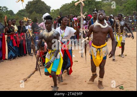 Senegal, Casamance, Cap Kirring, cerimonia che precede la lotta tradizionale tra il gruppo etnico Diola Foto Stock