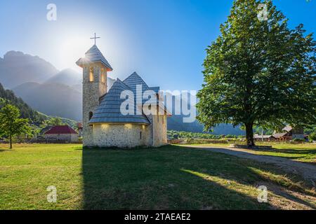 Albania, provincia di Shkoder, Parco Nazionale di Theth nel cuore delle Alpi albanesi, Theth, chiesa cattolica costruita nel 1892 e restaurata nel 2006 Foto Stock